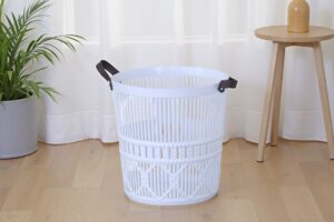 סל עם ידיות